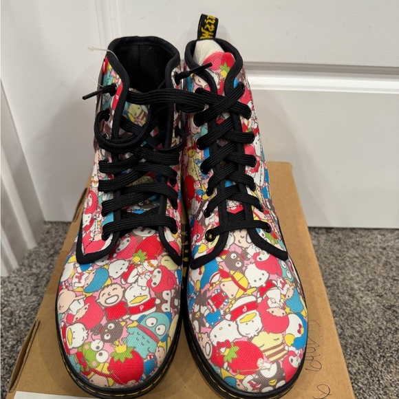 NEW rare doc marten x hello kitty high top sneaker boot size 8.5 - Picture 4 of 6